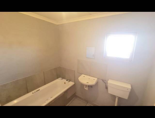 2 BEDROOM HOUSE FOR SALE IN HIGHBURY